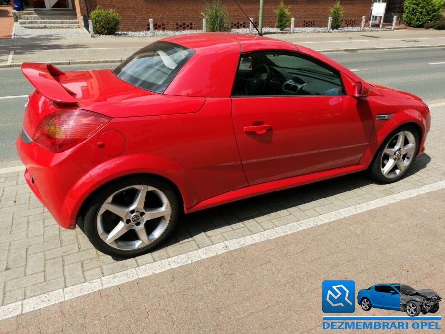 Proiectoare ceata opel tigra b 2005